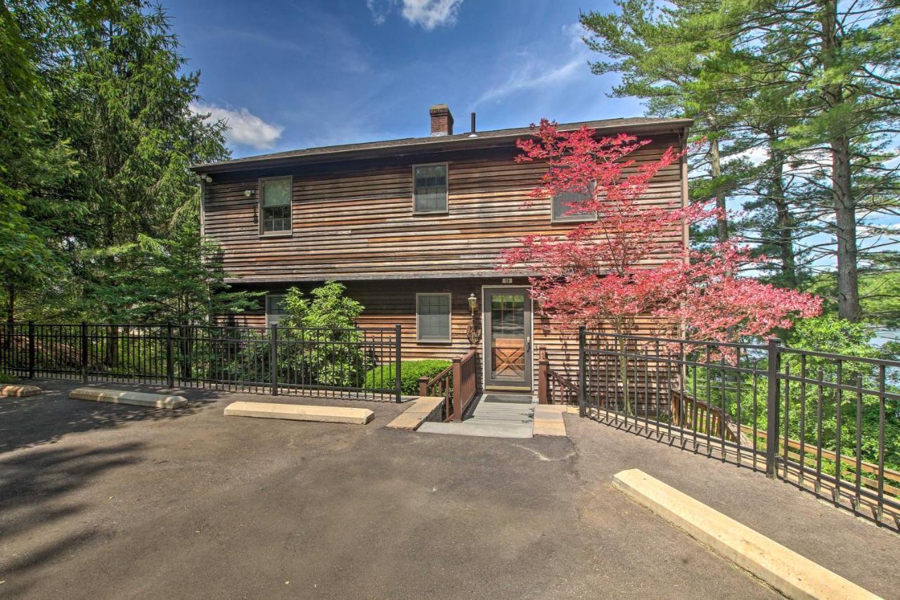 Waterfront New England House On Wickaboag Lake! West Brookfield Exteriör bild